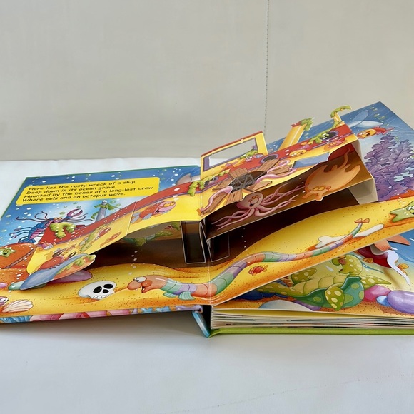 My Under the Sea Pop-Up Book - Picture 3 of 9